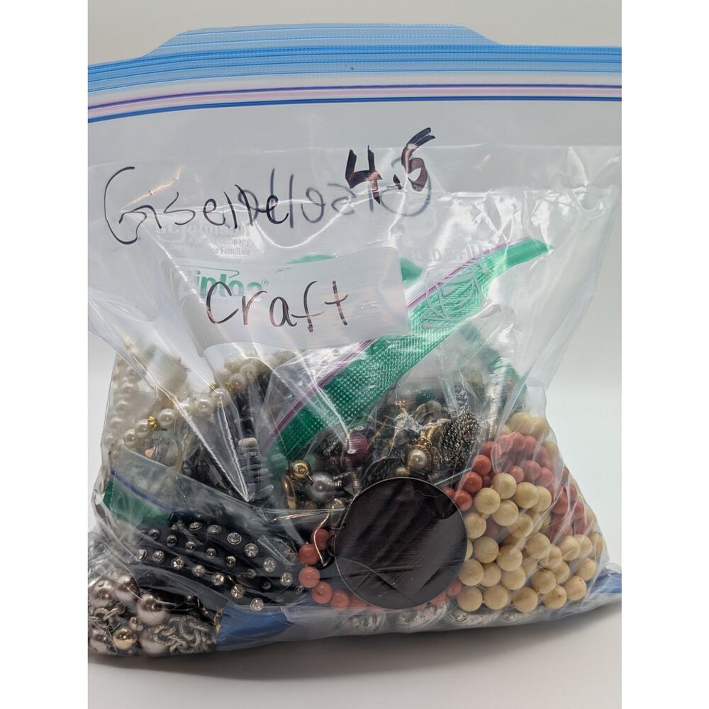 Jewelry Lot Giselle Repurpose Bag Over 4 Pounds Beads & Possible Wearable Pieces - Picture 8 of 8